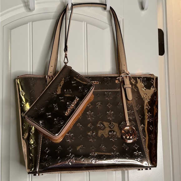 Michael Kors Handbags - NWOT Micheal Kors Ciara Large Tote bag with matching  wallet